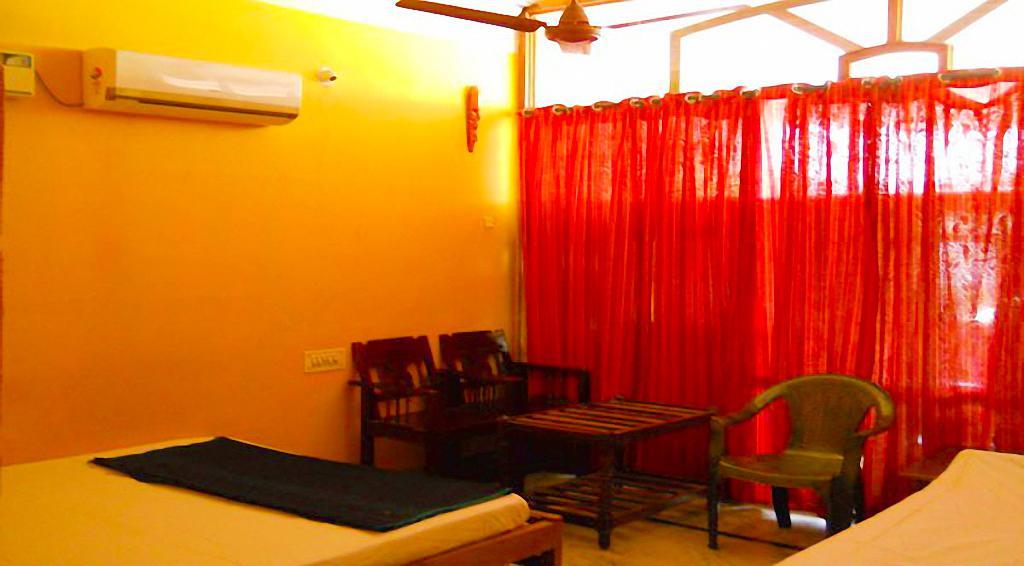 Sri Devi Comforts Hotel Chikmagalūr Buitenkant foto